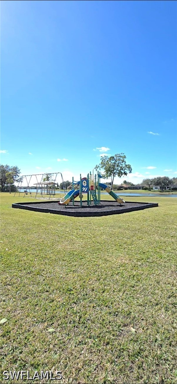 687 Grove, Naples, FL 34120