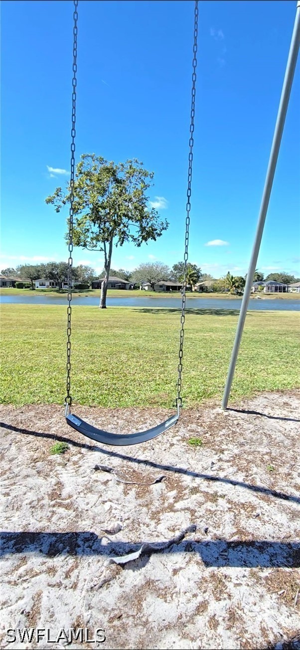 687 Grove, Naples, FL 34120
