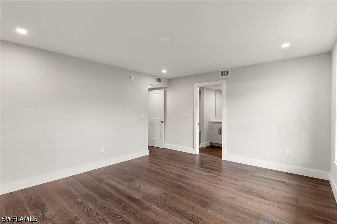 2850 Gulf Shore Unit 106, Naples, FL 34103