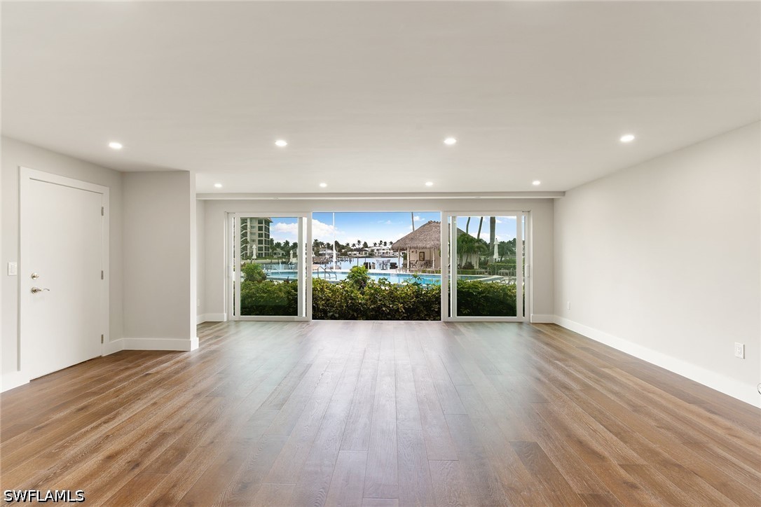 2850 Gulf Shore Unit 106, Naples, FL 34103