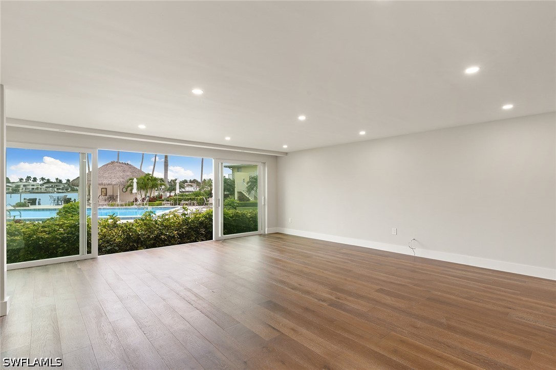 2850 Gulf Shore Unit 106, Naples, FL 34103