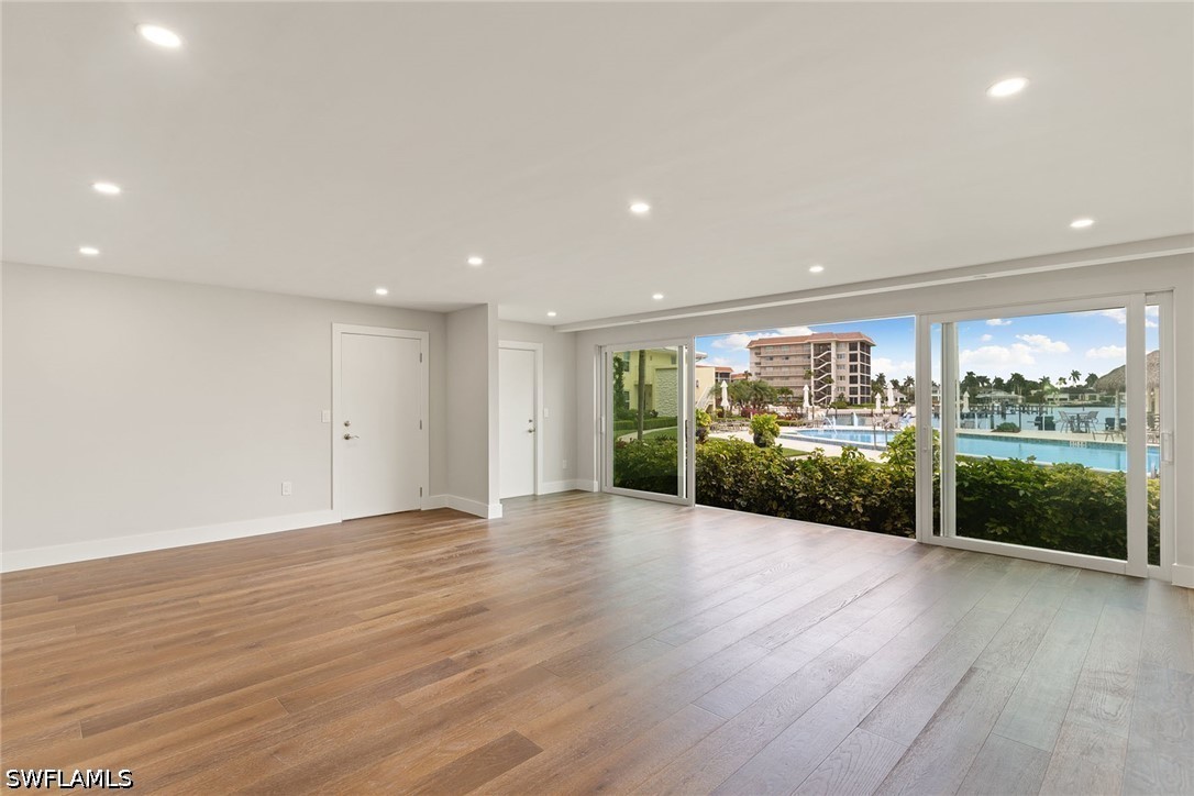 2850 Gulf Shore Unit 106, Naples, FL 34103