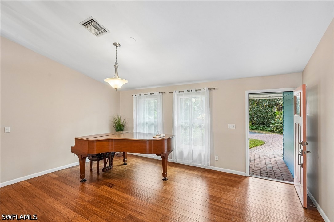 161 27th, Naples, FL 34120