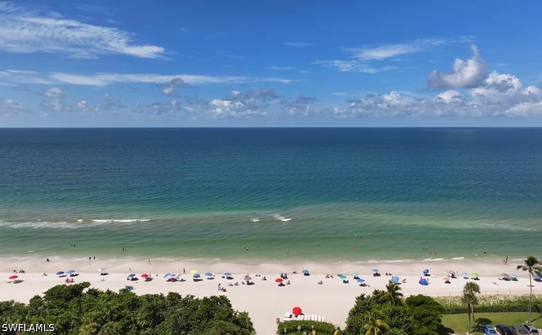 537 104th, Naples, FL 34108