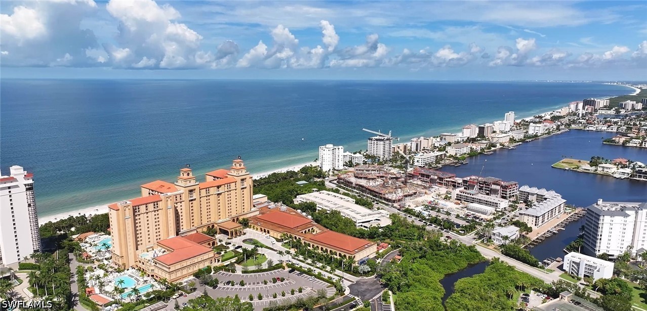 537 104th, Naples, FL 34108
